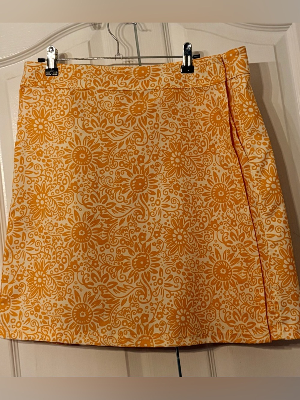 Ripskirt  Women’s Yellow Floral Wrap Mini Skirt, size Medium